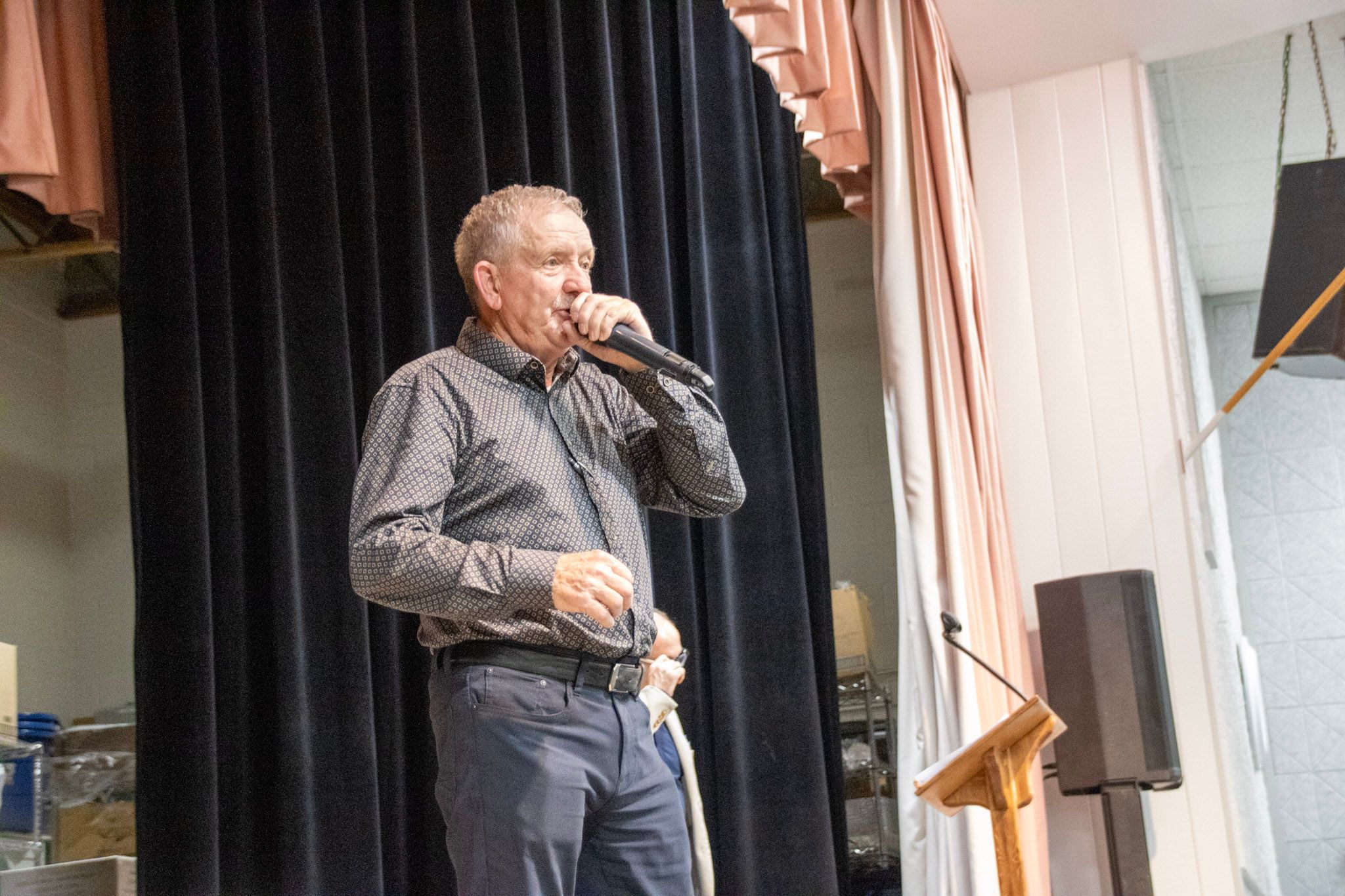 NHL legend Jeremy Roenick headlines Weyburn Red Wings fundraiser